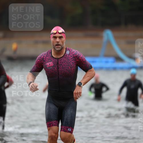 14.09.2025 - Stadtparktriathlon Michael Strokosch http://msf.ph/oto/8865320 14.09.2025 09:03:00 Schwimmen 393, 401, 425 meine-sportfotos.de