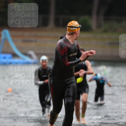 14.09.2025 - Stadtparktriathlon Michael Strokosch http://msf.ph/oto/8865348 14.09.2025 09:03:11 Schwimmen 382, 389, 392, 393, 400, 410, 418, 437 meine-sportfotos.de