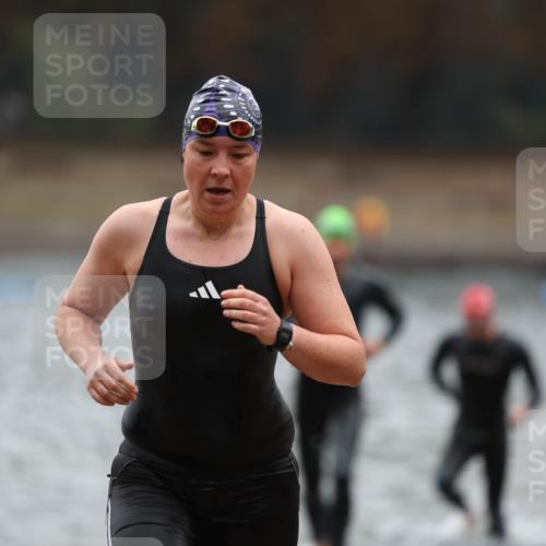 14.09.2025 - Stadtparktriathlon Michael Strokosch http://msf.ph/oto/8865362 14.09.2025 09:03:14 Schwimmen 382, 389, 392, 400, 410, 418, 430, 437 meine-sportfotos.de