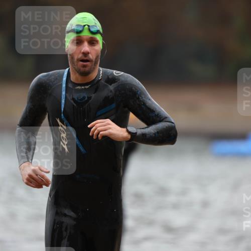 14.09.2025 - Stadtparktriathlon Michael Strokosch http://msf.ph/oto/8865373 14.09.2025 09:03:18 Schwimmen 382, 387, 389, 392, 418, 430, 437 meine-sportfotos.de