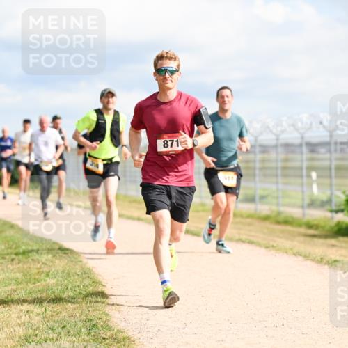 14.09.2025 - Airport Race Dr. Thomas Lammeyer http://msf.ph/oto/8865378 14.09.2025 12:05:49 Laufen 318, 871, 911 meine-sportfotos.de