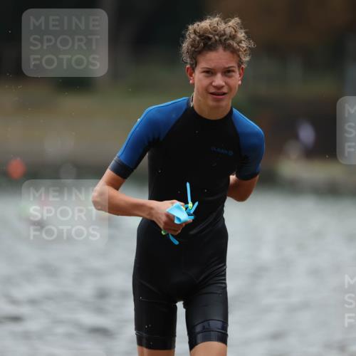 14.09.2025 - Stadtparktriathlon Michael Strokosch http://msf.ph/oto/8865389 14.09.2025 09:03:23 Schwimmen 387, 389, 430, 434, 437 meine-sportfotos.de