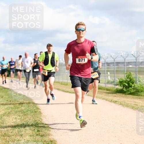 14.09.2025 - Airport Race Dr. Thomas Lammeyer http://msf.ph/oto/8865393 14.09.2025 12:05:50 Laufen 318, 871, 1911 meine-sportfotos.de