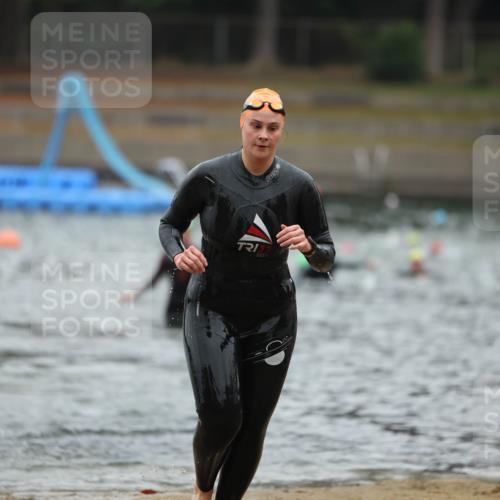 14.09.2025 - Stadtparktriathlon Michael Strokosch http://msf.ph/oto/8865395 14.09.2025 09:03:27 Schwimmen 387, 430, 434, 437 meine-sportfotos.de