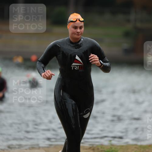 14.09.2025 - Stadtparktriathlon Michael Strokosch http://msf.ph/oto/8865402 14.09.2025 09:03:28 Schwimmen 387, 430, 434 meine-sportfotos.de