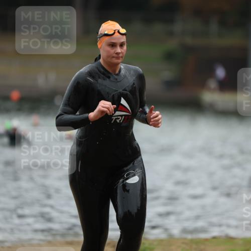 14.09.2025 - Stadtparktriathlon Michael Strokosch http://msf.ph/oto/8865403 14.09.2025 09:03:28 Schwimmen 387, 430, 434 meine-sportfotos.de