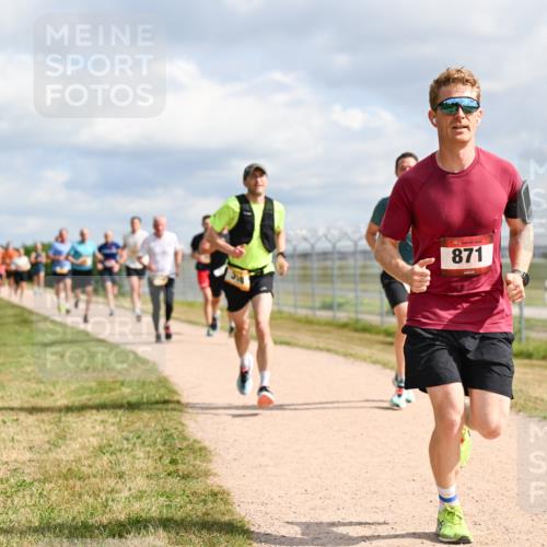 14.09.2025 - Airport Race Dr. Thomas Lammeyer http://msf.ph/oto/8865404 14.09.2025 12:05:51 Laufen 318, 871 meine-sportfotos.de