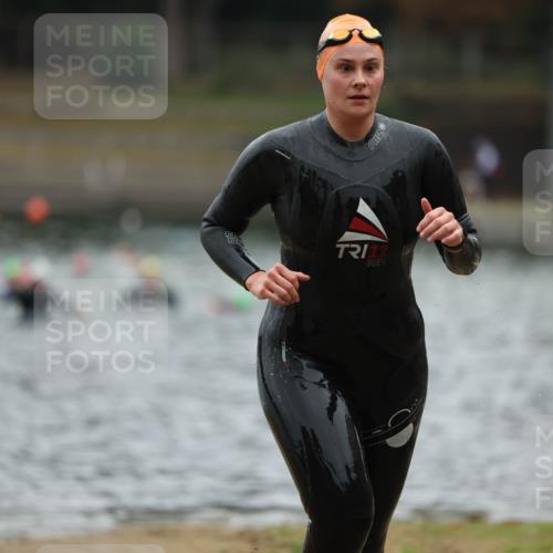 14.09.2025 - Stadtparktriathlon Michael Strokosch http://msf.ph/oto/8865409 14.09.2025 09:03:29 Schwimmen 387, 434 meine-sportfotos.de