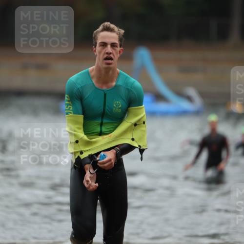 14.09.2025 - Stadtparktriathlon Michael Strokosch http://msf.ph/oto/8865413 14.09.2025 09:03:30 Schwimmen 387, 434 meine-sportfotos.de