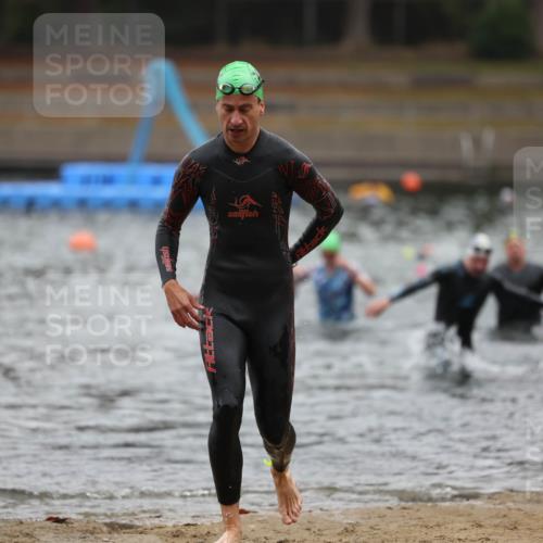 14.09.2025 - Stadtparktriathlon Michael Strokosch http://msf.ph/oto/8865431 14.09.2025 09:03:41 Schwimmen 381, 391 meine-sportfotos.de