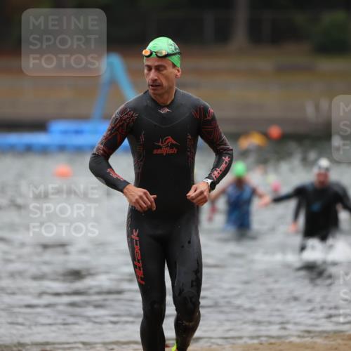 14.09.2025 - Stadtparktriathlon Michael Strokosch http://msf.ph/oto/8865433 14.09.2025 09:03:42 Schwimmen 381, 391 meine-sportfotos.de