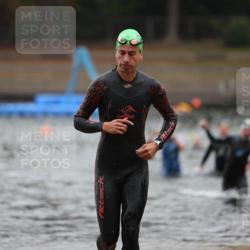 14.09.2025 - Stadtparktriathlon Michael Strokosch http://msf.ph/oto/8865434 14.09.2025 09:03:42 Schwimmen 381, 391 meine-sportfotos.de