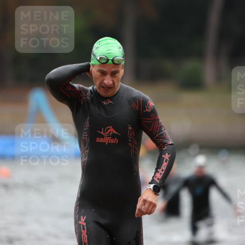 14.09.2025 - Stadtparktriathlon Michael Strokosch http://msf.ph/oto/8865438 14.09.2025 09:03:43 Schwimmen 381, 391 meine-sportfotos.de