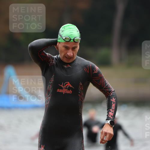 14.09.2025 - Stadtparktriathlon Michael Strokosch http://msf.ph/oto/8865440 14.09.2025 09:03:44 Schwimmen 381, 391 meine-sportfotos.de
