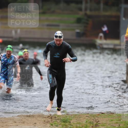 14.09.2025 - Stadtparktriathlon Michael Strokosch http://msf.ph/oto/8865451 14.09.2025 09:03:48 Schwimmen 381, 383, 391, 406 meine-sportfotos.de