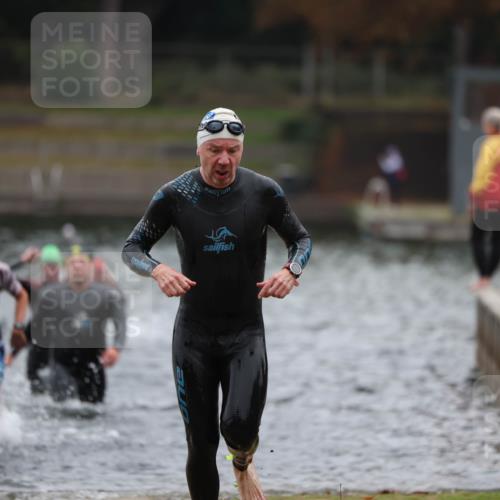 14.09.2025 - Stadtparktriathlon Michael Strokosch http://msf.ph/oto/8865458 14.09.2025 09:03:50 Schwimmen 383, 391, 406 meine-sportfotos.de