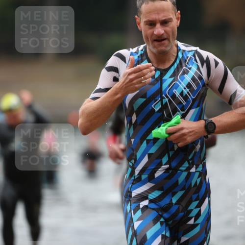 14.09.2025 - Stadtparktriathlon Michael Strokosch http://msf.ph/oto/8865492 14.09.2025 09:03:57 Schwimmen 379, 383, 406, 421 meine-sportfotos.de