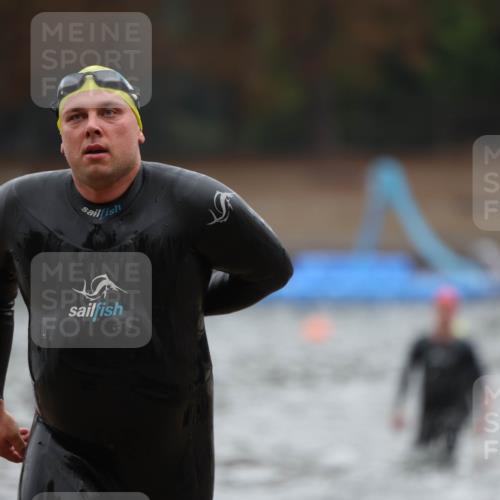 14.09.2025 - Stadtparktriathlon Michael Strokosch http://msf.ph/oto/8865507 14.09.2025 09:04:02 Schwimmen 379, 398, 406, 420, 421, 423 meine-sportfotos.de