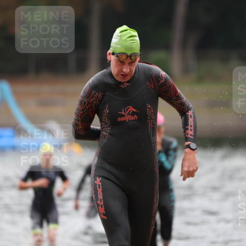 14.09.2025 - Stadtparktriathlon Michael Strokosch http://msf.ph/oto/8865533 14.09.2025 09:04:09 Schwimmen 395, 398, 399, 420, 423 meine-sportfotos.de