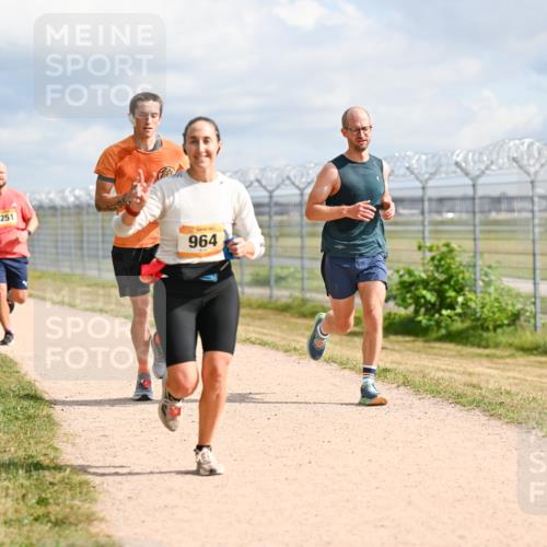 14.09.2025 - Airport Race Dr. Thomas Lammeyer http://msf.ph/oto/8865565 14.09.2025 12:06:02 Laufen 4251, 964 meine-sportfotos.de