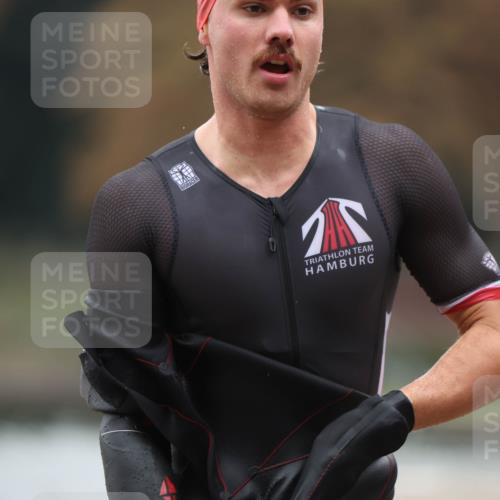 14.09.2025 - Stadtparktriathlon Michael Strokosch http://msf.ph/oto/8865567 14.09.2025 09:04:20 Schwimmen 395, 399 meine-sportfotos.de