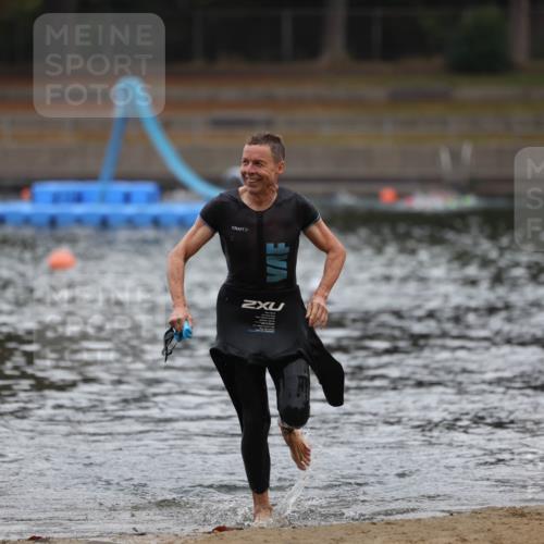 14.09.2025 - Stadtparktriathlon Michael Strokosch http://msf.ph/oto/8865580 14.09.2025 09:04:55 Schwimmen 432 meine-sportfotos.de
