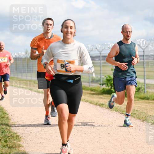 14.09.2025 - Airport Race Dr. Thomas Lammeyer http://msf.ph/oto/8865582 14.09.2025 12:06:03 Laufen 4251, 90 meine-sportfotos.de