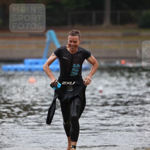 14.09.2025 - Stadtparktriathlon Michael Strokosch http://msf.ph/oto/8865584 14.09.2025 09:04:55 Schwimmen 432 meine-sportfotos.de