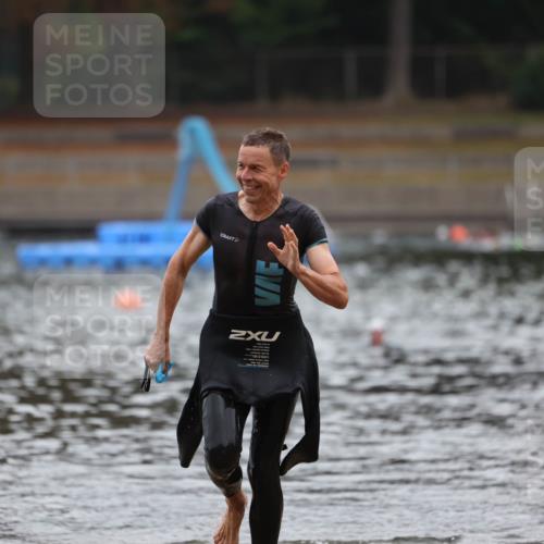 14.09.2025 - Stadtparktriathlon Michael Strokosch http://msf.ph/oto/8865586 14.09.2025 09:04:56 Schwimmen 432 meine-sportfotos.de