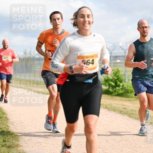 14.09.2025 - Airport Race Dr. Thomas Lammeyer http://msf.ph/oto/8865591 14.09.2025 12:06:03 Laufen 4251, 464 meine-sportfotos.de