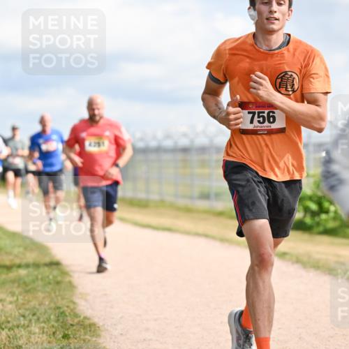 14.09.2025 - Airport Race Dr. Thomas Lammeyer http://msf.ph/oto/8865605 14.09.2025 12:06:04 Laufen 756 meine-sportfotos.de