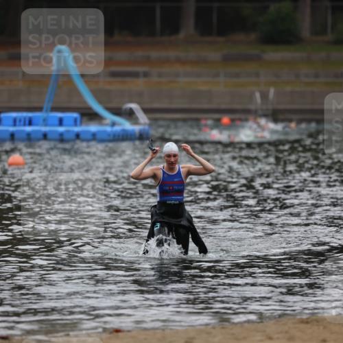 14.09.2025 - Stadtparktriathlon Michael Strokosch http://msf.ph/oto/8865606 14.09.2025 09:05:14 Schwimmen 415 meine-sportfotos.de