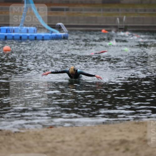 14.09.2025 - Stadtparktriathlon Michael Strokosch http://msf.ph/oto/8865638 14.09.2025 09:10:20 Schwimmen 473 meine-sportfotos.de