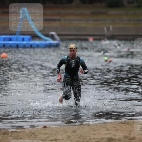 14.09.2025 - Stadtparktriathlon Michael Strokosch http://msf.ph/oto/8865650 14.09.2025 09:10:27 Schwimmen 473 meine-sportfotos.de