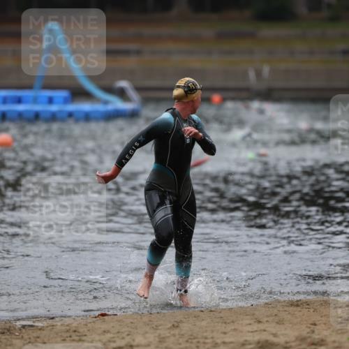 14.09.2025 - Stadtparktriathlon Michael Strokosch http://msf.ph/oto/8865657 14.09.2025 09:10:29 Schwimmen 473 meine-sportfotos.de