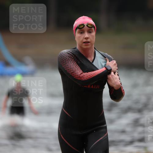 14.09.2025 - Stadtparktriathlon Michael Strokosch http://msf.ph/oto/8865702 14.09.2025 09:10:53 Schwimmen 484, 488 meine-sportfotos.de