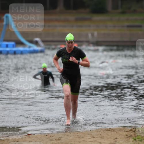 14.09.2025 - Stadtparktriathlon Michael Strokosch http://msf.ph/oto/8865712 14.09.2025 09:10:57 Schwimmen 484, 487, 488 meine-sportfotos.de