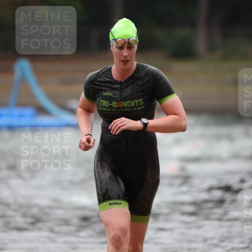 14.09.2025 - Stadtparktriathlon Michael Strokosch http://msf.ph/oto/8865726 14.09.2025 09:11:00 Schwimmen 487, 488 meine-sportfotos.de