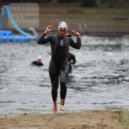 14.09.2025 - Stadtparktriathlon Michael Strokosch http://msf.ph/oto/8865790 14.09.2025 09:11:30 Schwimmen 457 meine-sportfotos.de