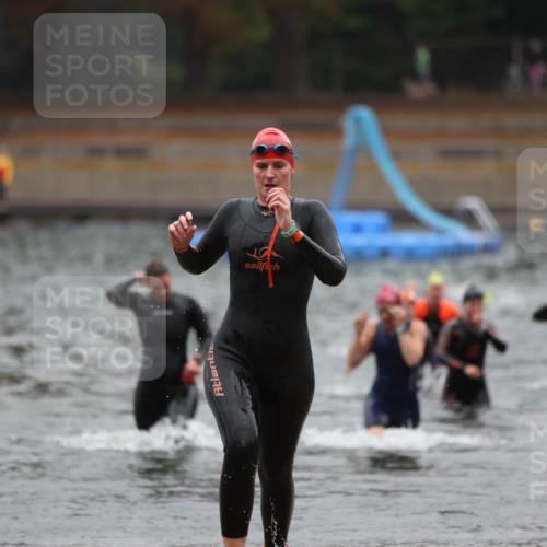 14.09.2025 - Stadtparktriathlon Michael Strokosch http://msf.ph/oto/8865918 14.09.2025 09:12:35 Schwimmen 459, 467, 483 meine-sportfotos.de