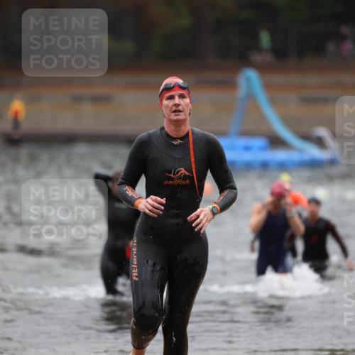 14.09.2025 - Stadtparktriathlon Michael Strokosch http://msf.ph/oto/8865920 14.09.2025 09:12:35 Schwimmen 459, 467, 483 meine-sportfotos.de