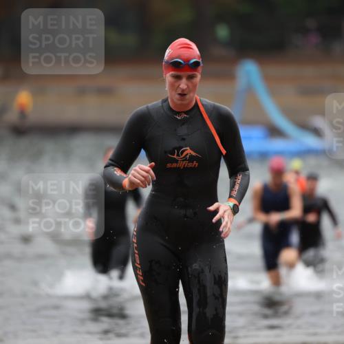 14.09.2025 - Stadtparktriathlon Michael Strokosch http://msf.ph/oto/8865925 14.09.2025 09:12:36 Schwimmen 459, 463, 467, 483 meine-sportfotos.de