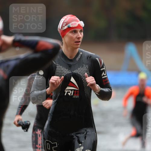 14.09.2025 - Stadtparktriathlon Michael Strokosch http://msf.ph/oto/8865961 14.09.2025 09:12:49 Schwimmen 463, 468, 474, 494 meine-sportfotos.de