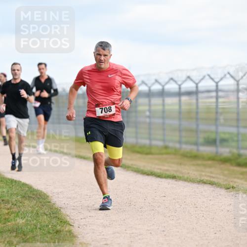 14.09.2025 - Airport Race Dr. Thomas Lammeyer http://msf.ph/oto/8865976 14.09.2025 12:06:31 Laufen 708 meine-sportfotos.de