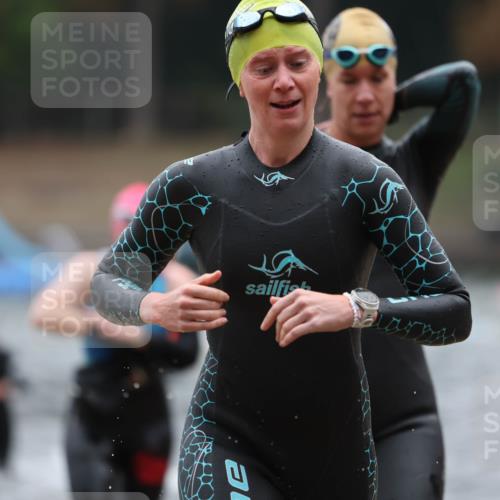 14.09.2025 - Stadtparktriathlon Michael Strokosch http://msf.ph/oto/8866015 14.09.2025 09:13:13 Schwimmen 454, 471, 472, 479, 481, 493, 502 meine-sportfotos.de