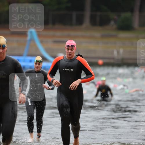 14.09.2025 - Stadtparktriathlon Michael Strokosch http://msf.ph/oto/8866027 14.09.2025 09:13:16 Schwimmen 471, 472, 479, 481 meine-sportfotos.de