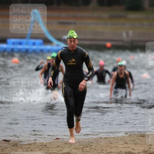 14.09.2025 - Stadtparktriathlon Michael Strokosch http://msf.ph/oto/8866056 14.09.2025 09:13:30 Schwimmen 438, 503 meine-sportfotos.de