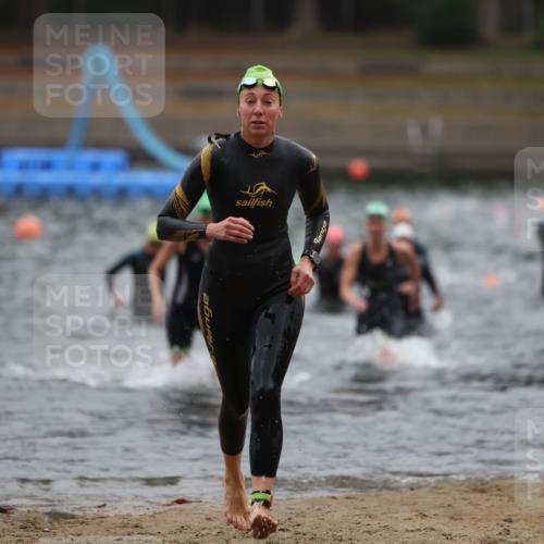 14.09.2025 - Stadtparktriathlon Michael Strokosch http://msf.ph/oto/8866061 14.09.2025 09:13:31 Schwimmen 438, 503 meine-sportfotos.de