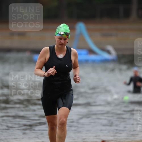 14.09.2025 - Stadtparktriathlon Michael Strokosch http://msf.ph/oto/8866123 14.09.2025 09:14:00 Schwimmen 442, 498 meine-sportfotos.de