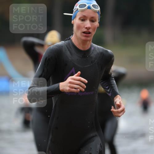 14.09.2025 - Stadtparktriathlon Michael Strokosch http://msf.ph/oto/8866177 14.09.2025 09:14:20 Schwimmen 469, 495, 500, 506 meine-sportfotos.de